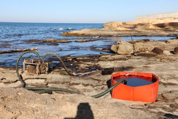oil spill eed627bd
